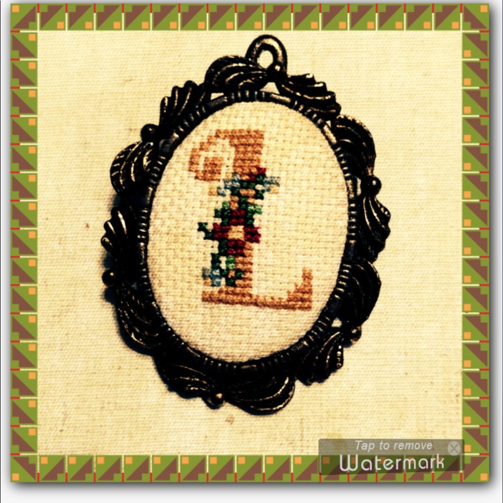 💚The creative circle cross stitch brooch/pendant